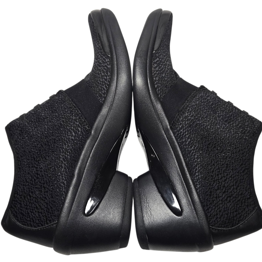 Bzees Enlighten Everyday Black Textured Slip On Booties Shooties Size 8.5 - Picture 4 of 14